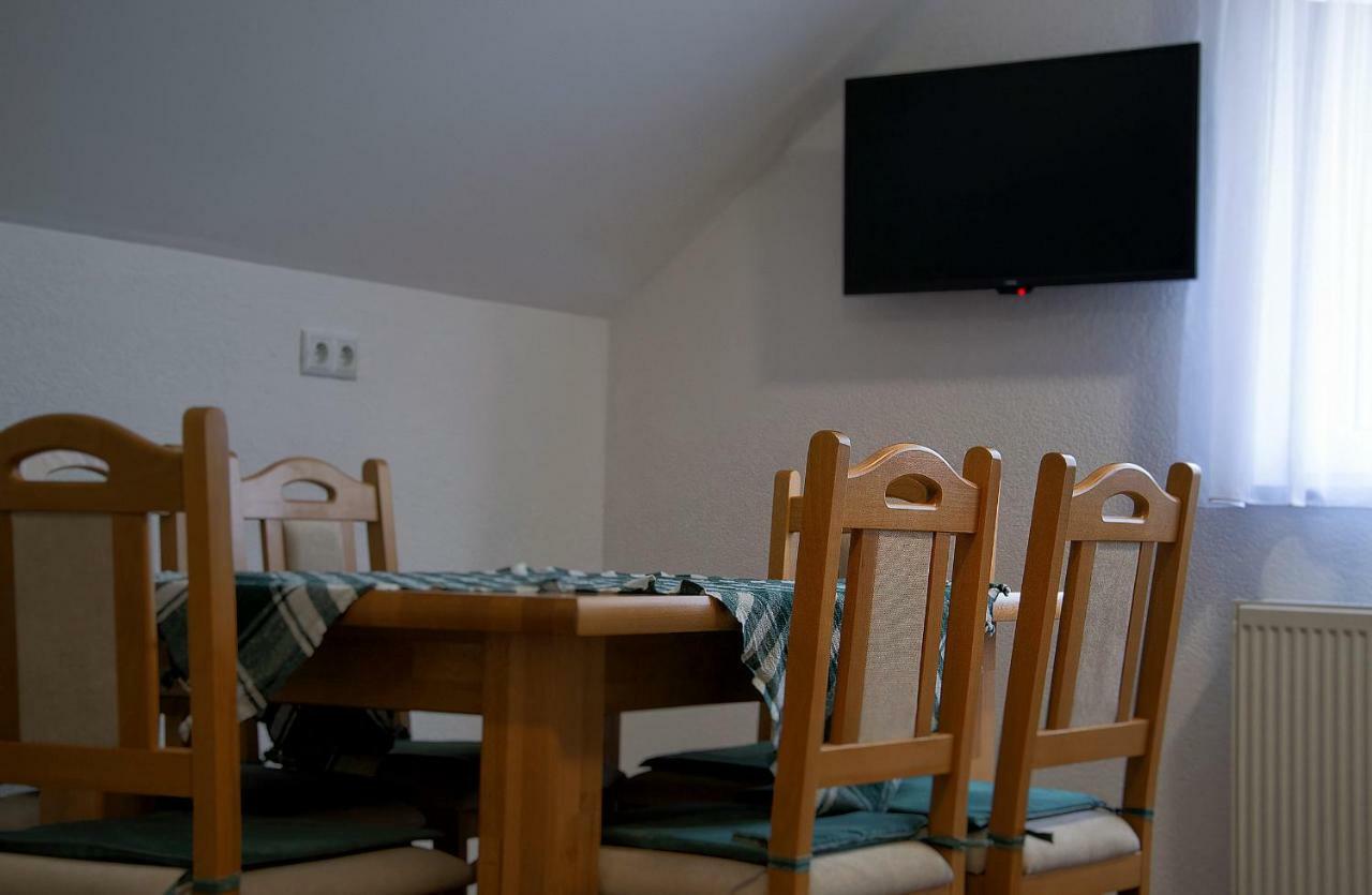 Apartment Josipa セリステ・ドゥレズニツコ エクステリア 写真